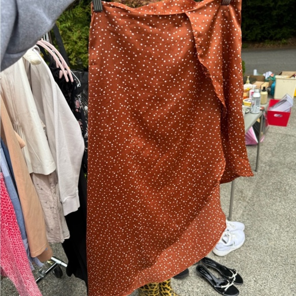 PrettyLittleThing Burnt Orange Polka Dot Midi Skirt